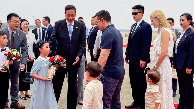 PRESIDENTE DANIEL NOBOA LLEGA A SICHUAN PARA CONCRETAR LA ENTRADA DE NUEVOS PRODUCTOS ECUATORIANOS Y FORTALECER EL COMERCIO BILATERAL